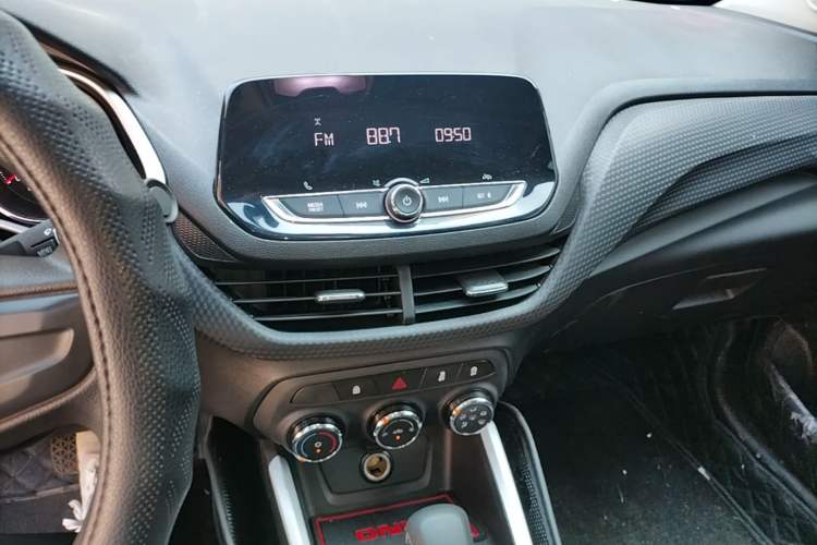 Used Chevrolet Cavalier 2021 325T Automatic Enjoyment Edition Audio And AC Panel