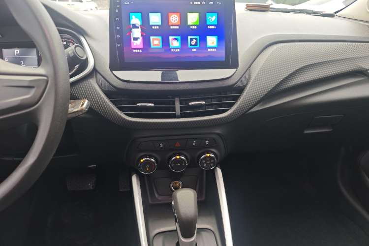Used Chevrolet Cavalier 2021 325T Automatic Enjoyment Edition Audio And AC Panel
