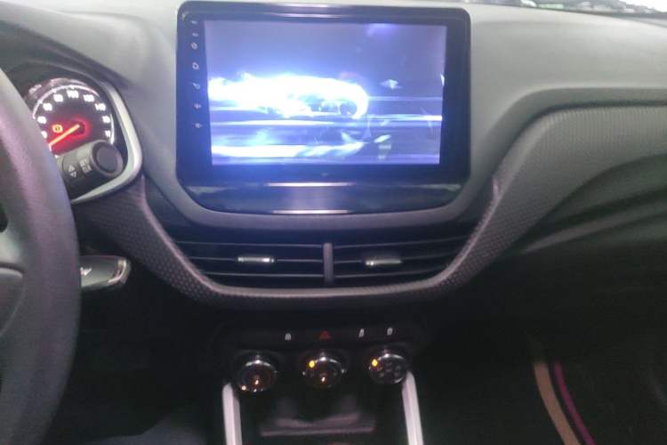 Used Chevrolet Cavalier 2021 325T Automatic Enjoyment Edition Audio And AC Panel