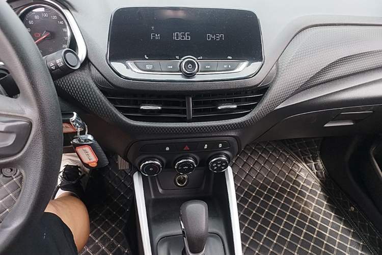 Used Chevrolet Cavalier 2021 325T Automatic Enjoyment Edition Audio And AC Panel