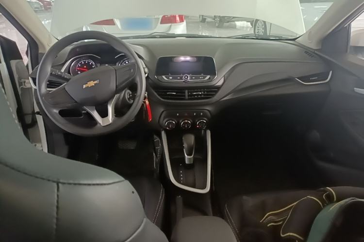 Used Chevrolet Cavalier 2021 325T Automatic Enjoyment Edition Center Console