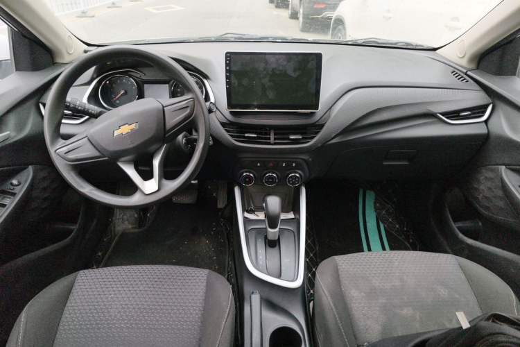 Used Chevrolet Cavalier 2021 325T Automatic Enjoyment Edition Center Console