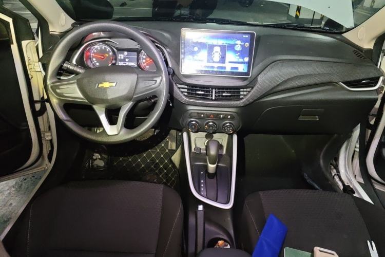 Used Chevrolet Cavalier 2021 325T Automatic Enjoyment Edition Center Console