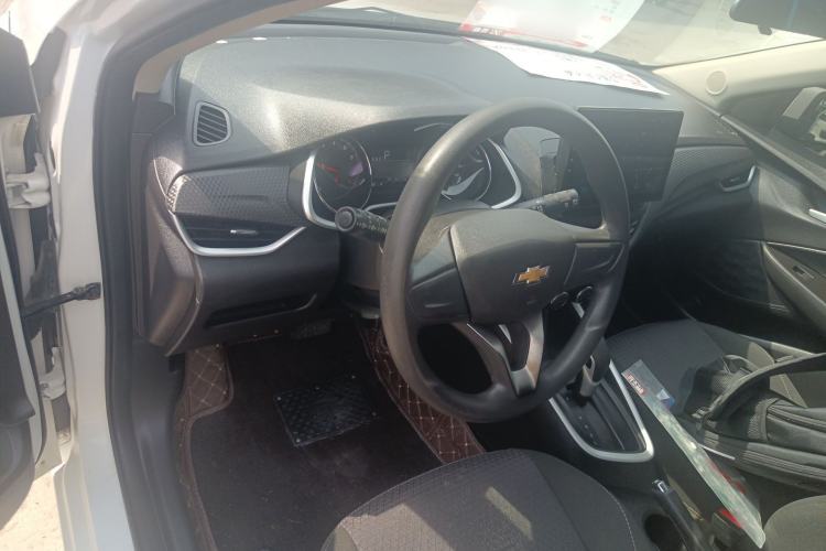 Used Chevrolet Cavalier 2021 325T Automatic Enjoyment Edition Center Console