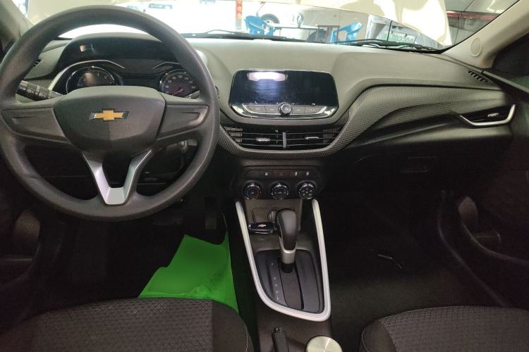 Used Chevrolet Cavalier 2021 325T Automatic Enjoyment Edition Center Console