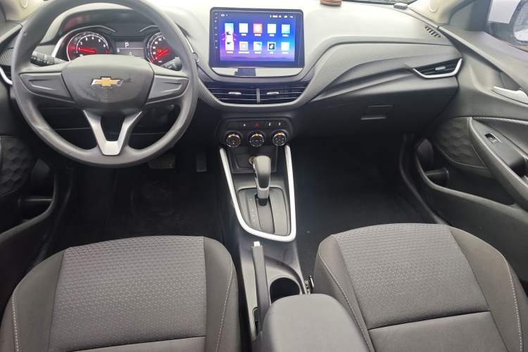 Used Chevrolet Cavalier 2021 325T Automatic Enjoyment Edition Center Console