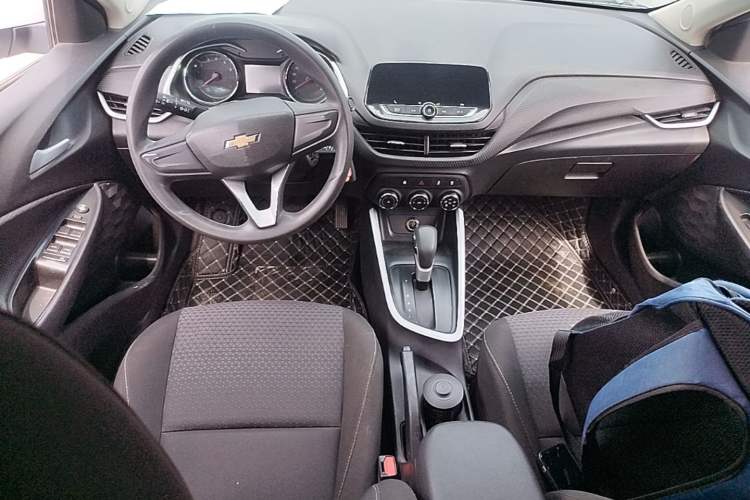 Used Chevrolet Cavalier 2021 325T Automatic Enjoyment Edition Center Console