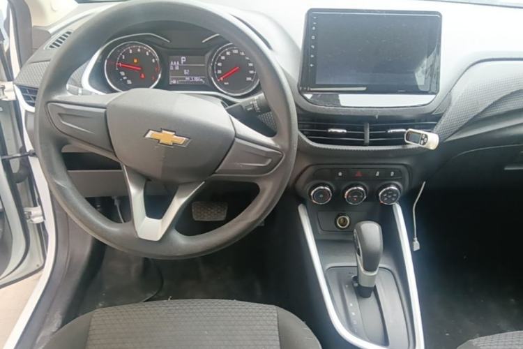 Used Chevrolet Cavalier 2021 325T Automatic Enjoyment Edition Center Console