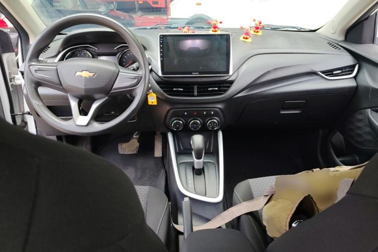 Used Chevrolet Cavalier 2021 325T Automatic Enjoyment Edition Center Console