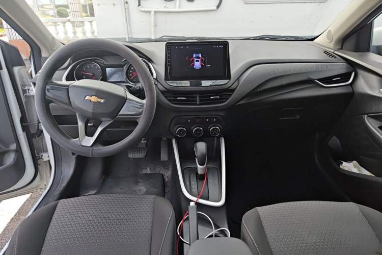 Used Chevrolet Cavalier 2021 325T Automatic Enjoyment Edition Center Console