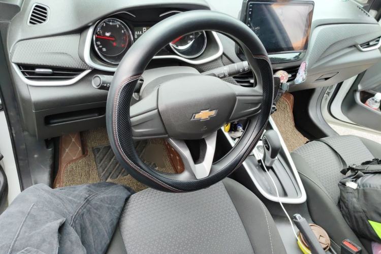 Used Chevrolet Cavalier 2021 325T Automatic Enjoyment Edition Center Console