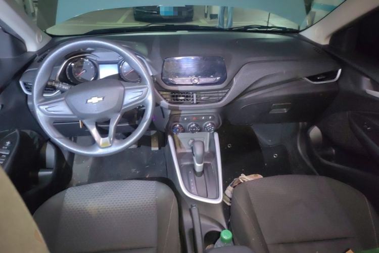 Used Chevrolet Cavalier 2021 325T Automatic Enjoyment Edition Center Console