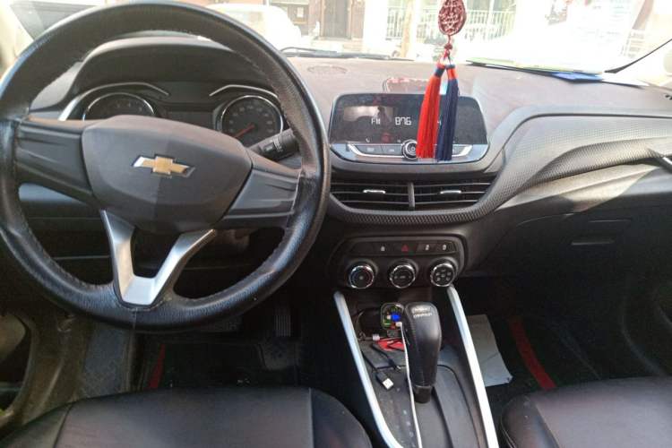 Used Chevrolet Cavalier 2021 325T Automatic Enjoyment Edition Center Console