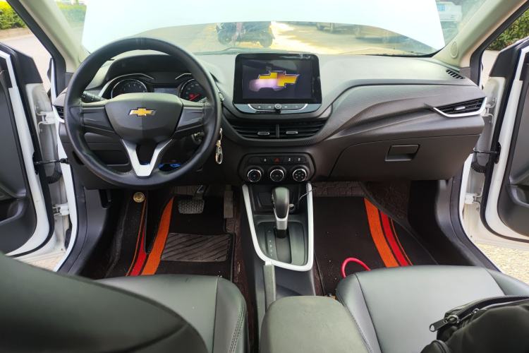 Used Chevrolet Cavalier 2021 325T Automatic Enjoyment Edition Center Console