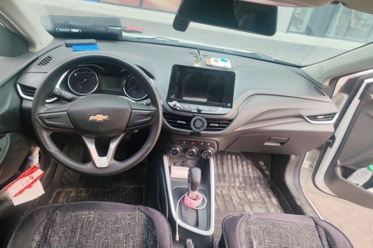 Used Chevrolet Cavalier 2021 325T Automatic Enjoyment Edition Center Console