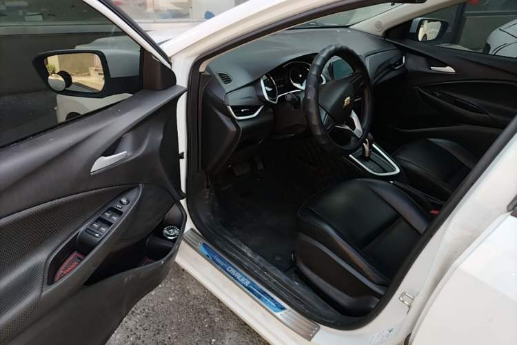 Used Chevrolet Cavalier 2021 325T Automatic Enjoyment Edition Driver Seat