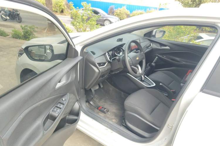 Used Chevrolet Cavalier 2021 325T Automatic Enjoyment Edition Driver Seat