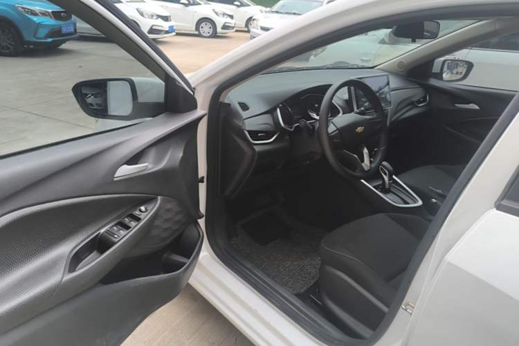 Used Chevrolet Cavalier 2021 325T Automatic Enjoyment Edition Driver Seat