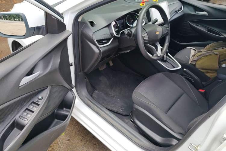 Used Chevrolet Cavalier 2021 325T Automatic Enjoyment Edition Driver Seat