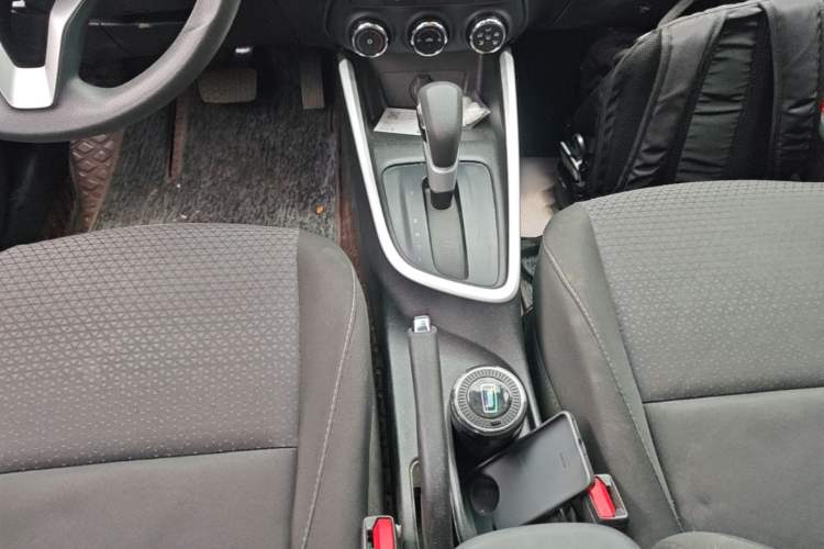 Used Chevrolet Cavalier 2021 325T Automatic Enjoyment Edition Gear Lever