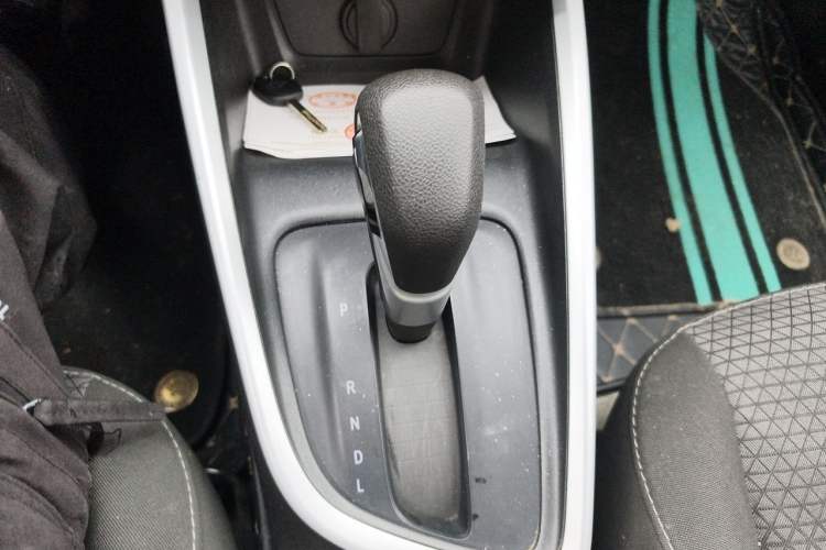 Used Chevrolet Cavalier 2021 325T Automatic Enjoyment Edition Gear Lever