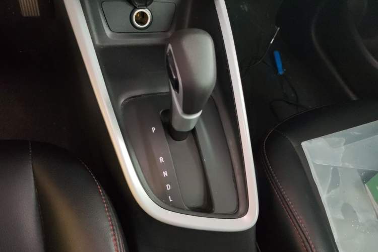 Used Chevrolet Cavalier 2021 325T Automatic Enjoyment Edition Gear Lever