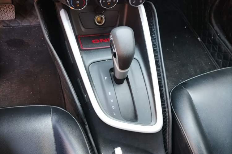 Used Chevrolet Cavalier 2021 325T Automatic Enjoyment Edition Gear Lever