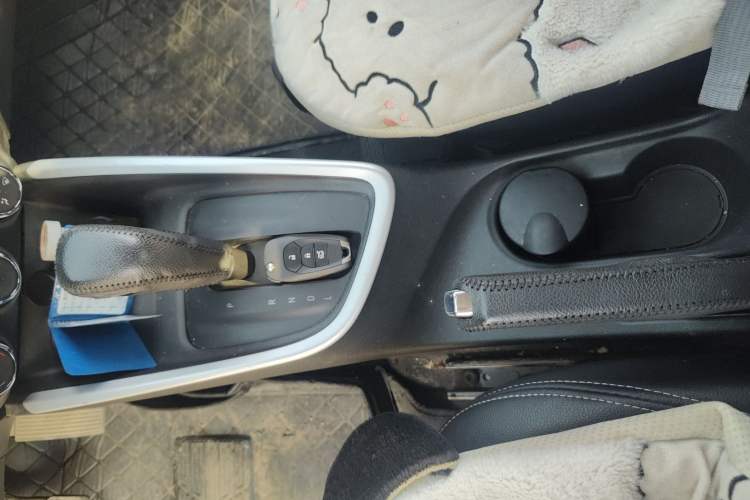Used Chevrolet Cavalier 2021 325T Automatic Enjoyment Edition Gear Lever