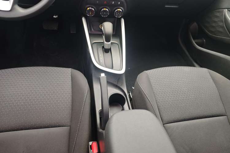 Used Chevrolet Cavalier 2021 325T Automatic Enjoyment Edition Gear Lever