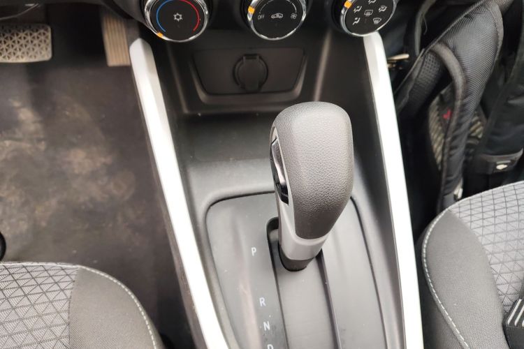 Used Chevrolet Cavalier 2021 325T Automatic Enjoyment Edition Gear Lever