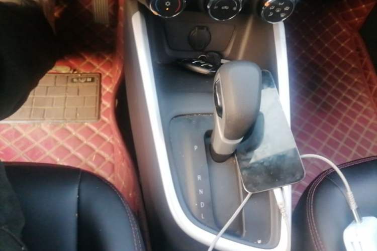 Used Chevrolet Cavalier 2021 Redline 325T Automatic Xinshang Edition Gear Lever