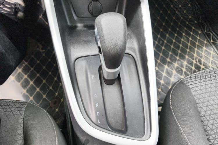 Used Chevrolet Cavalier 2021 325T Automatic Enjoyment Edition Gear Lever