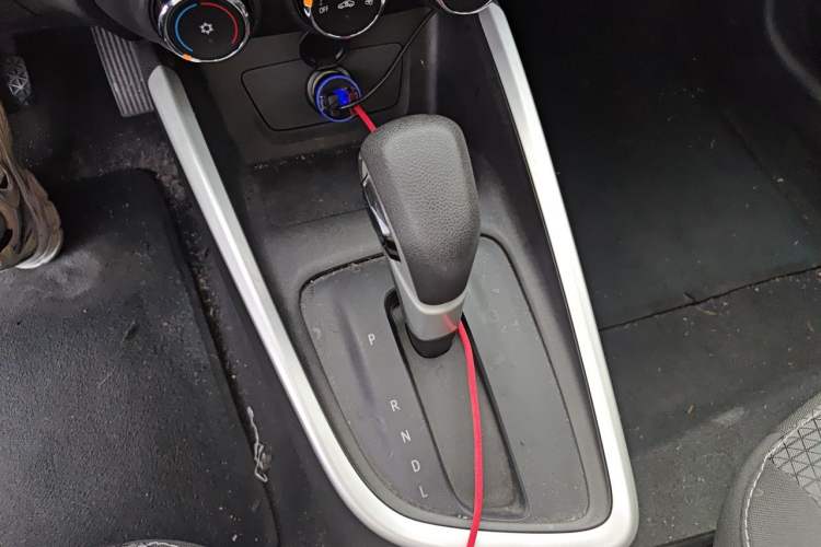 Used Chevrolet Cavalier 2021 325T Automatic Enjoyment Edition Gear Lever