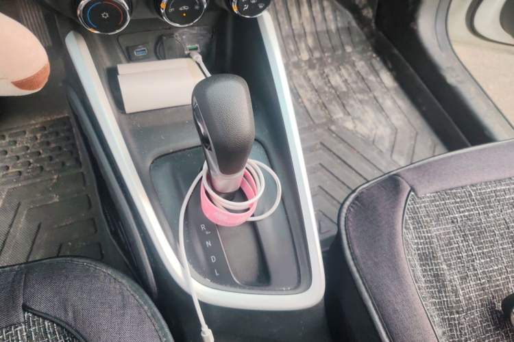 Used Chevrolet Cavalier 2021 325T Automatic Enjoyment Edition Gear Lever