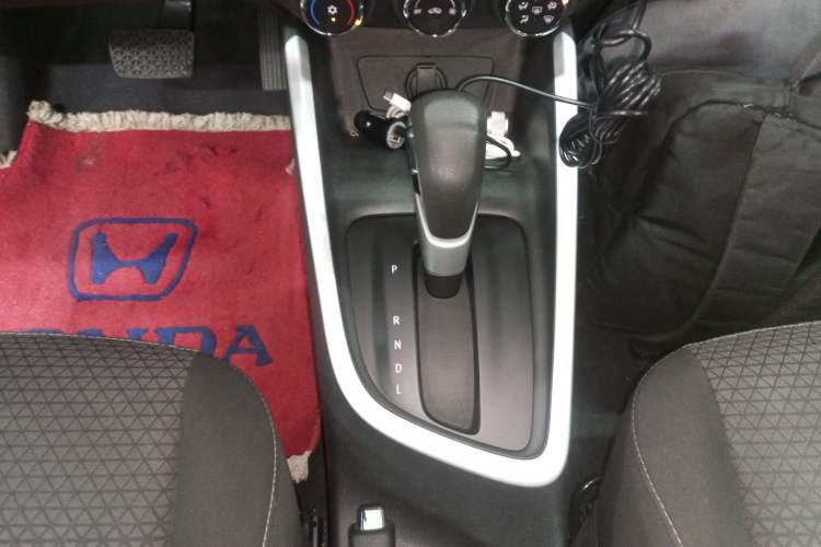 Used Chevrolet Cavalier 2021 325T Automatic Enjoyment Edition Gear Lever