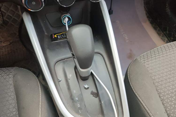 Used Chevrolet Cavalier 2021 325T Automatic Enjoyment Edition Gear Lever