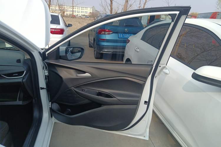 Used Chevrolet Cavalier 2021 325T Automatic Enjoyment Edition Interior 2