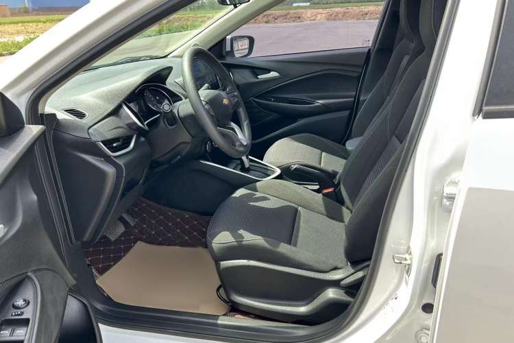 Used Chevrolet Cavalier 2021 325T Automatic Enjoyment Edition Interior 2
