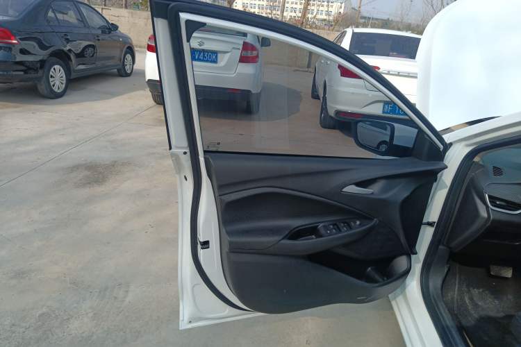 Used Chevrolet Cavalier 2021 325T Automatic Enjoyment Edition Interior 4