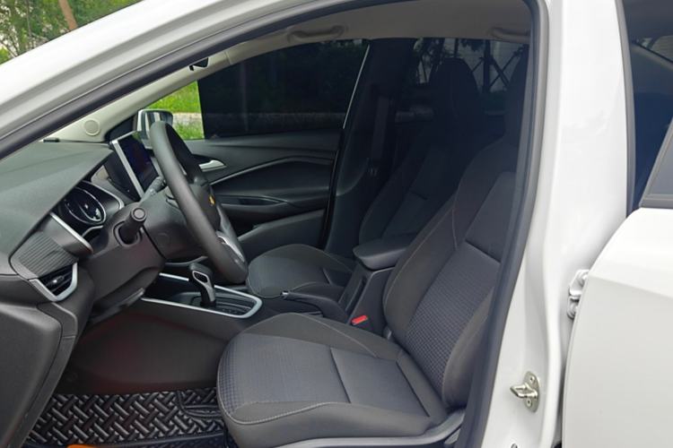 Used Chevrolet Cavalier 2021 325T Automatic Enjoyment Edition Interior 5