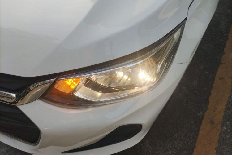 Used Chevrolet Cavalier 2021 325T Automatic Enjoyment Edition Left Front Headlight