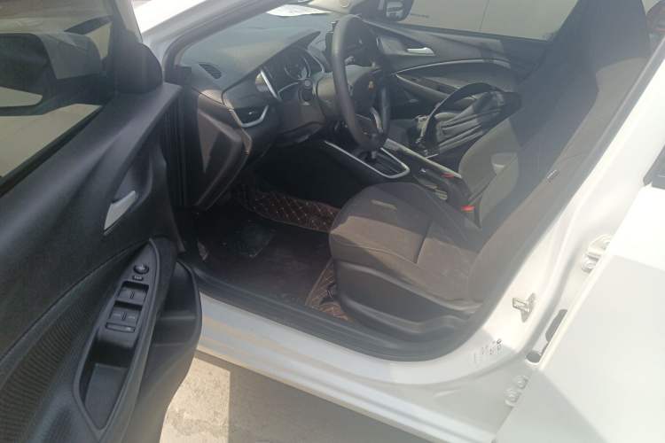 Used Chevrolet Cavalier 2021 325T Automatic Enjoyment Edition Left Front Seat