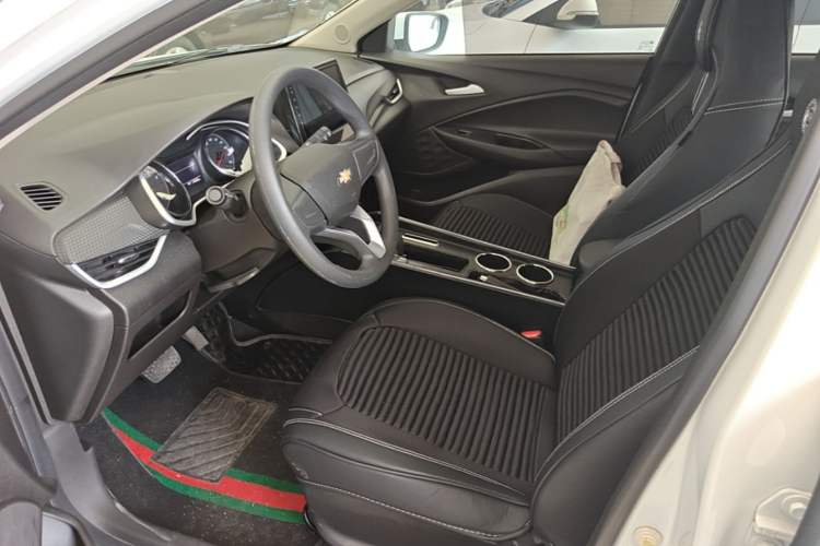 Used Chevrolet Cavalier 2021 325T Automatic Enjoyment Edition Left Front Seat