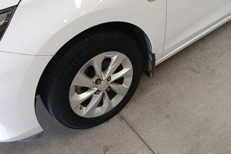 Used Chevrolet Cavalier 2021 325T Automatic Enjoyment Edition Left Front Wheel Hub