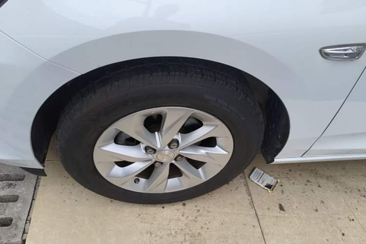 Used Chevrolet Cavalier 2021 325T Automatic Enjoyment Edition Left Front Wheel Hub