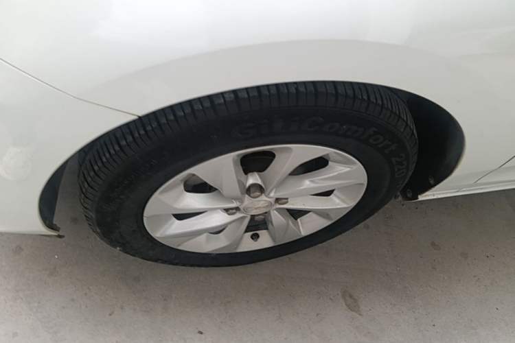 Used Chevrolet Cavalier 2021 325T Automatic Enjoyment Edition Left Front Wheel Hub