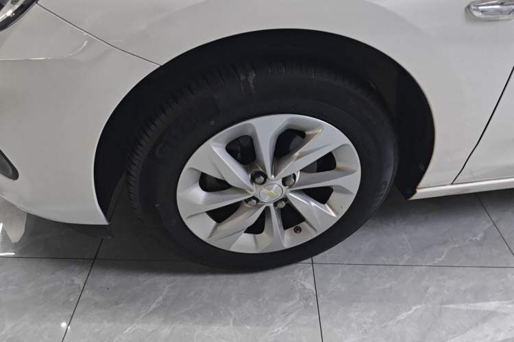 Used Chevrolet Cavalier 2021 325T Automatic Enjoyment Edition Left Front Wheel Hub