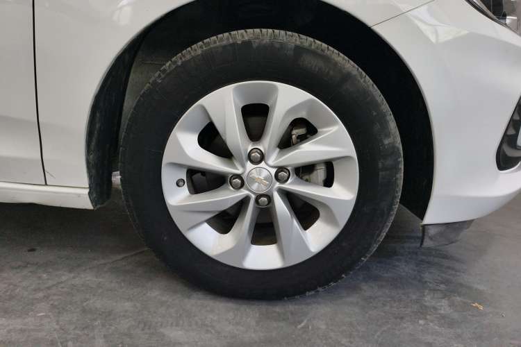 Used Chevrolet Cavalier 2021 325T Automatic Enjoyment Edition Left Rear Wheel Hub