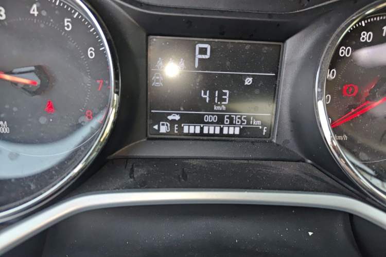 Used Chevrolet Cavalier 2021 325T Automatic Enjoyment Edition Odometer Close Up