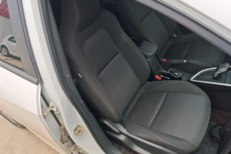 Used Chevrolet Cavalier 2021 325T Automatic Enjoyment Edition Right Front Seat